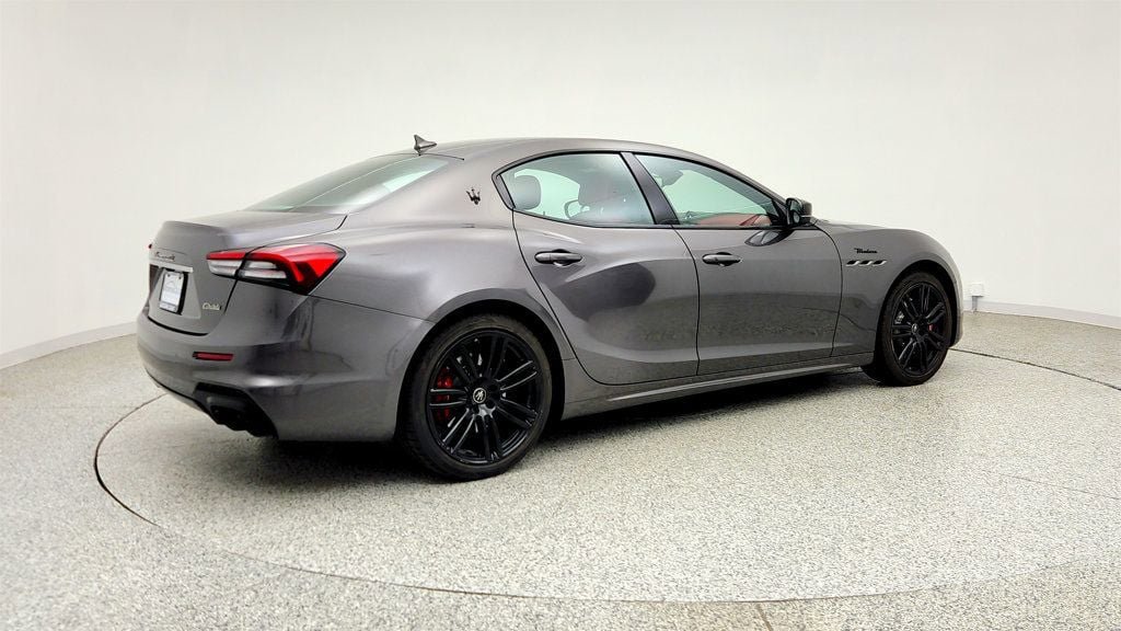 Used 2023 Maserati Ghibli Modena RWD image 5