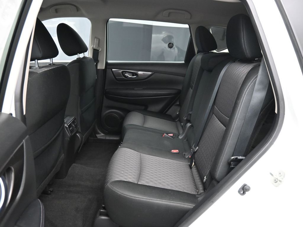 Used 2019 Nissan Rogue SV w/ Premium Package image 20