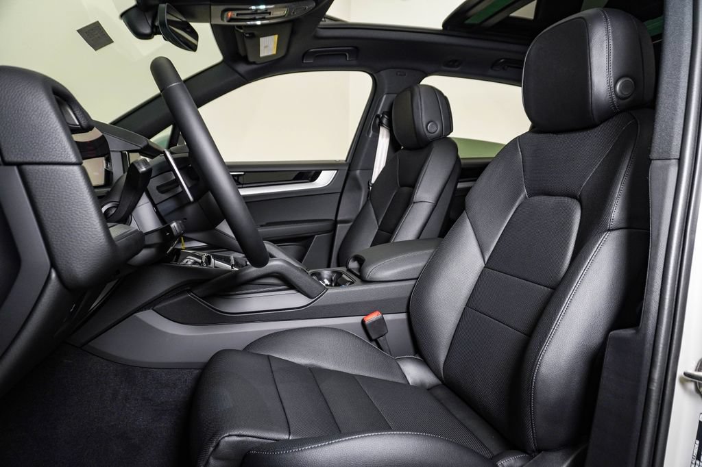 New 2026 Porsche Cayenne AWD/4WD image 5