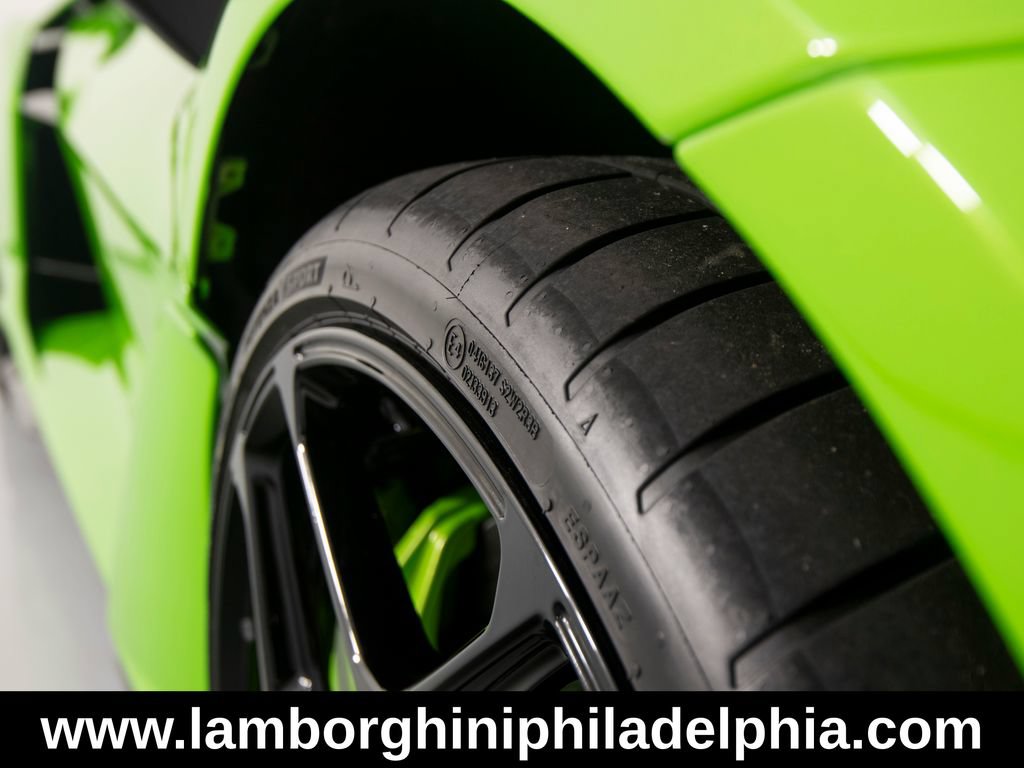 Used 2024 Lamborghini Revuelto AWD/4WD image 40