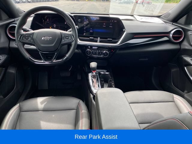 Used 2024 Chevrolet Trax RS w/ Sunroof Package FWD image 5