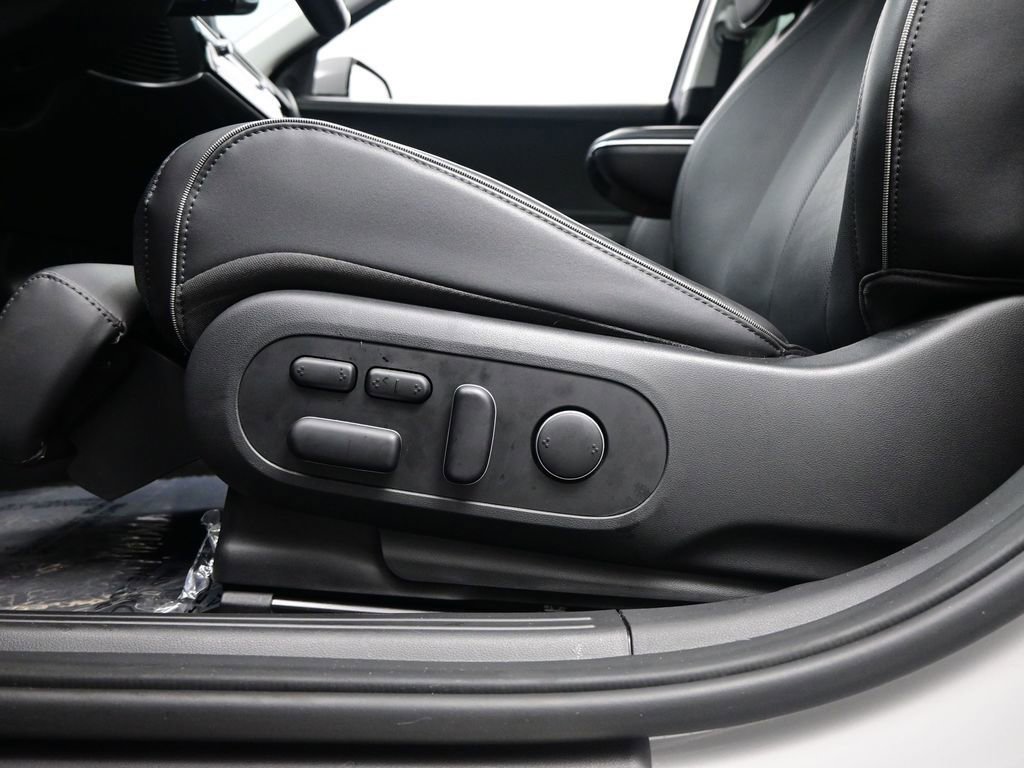 Used 2024 Hyundai Ioniq 5 Limited image 13