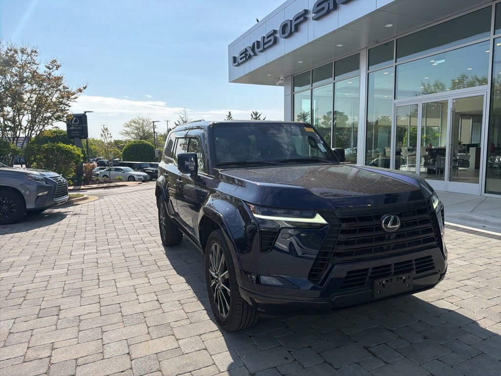 Used 2024 Lexus GX 550 w/ Accessory Package (2T) image 2