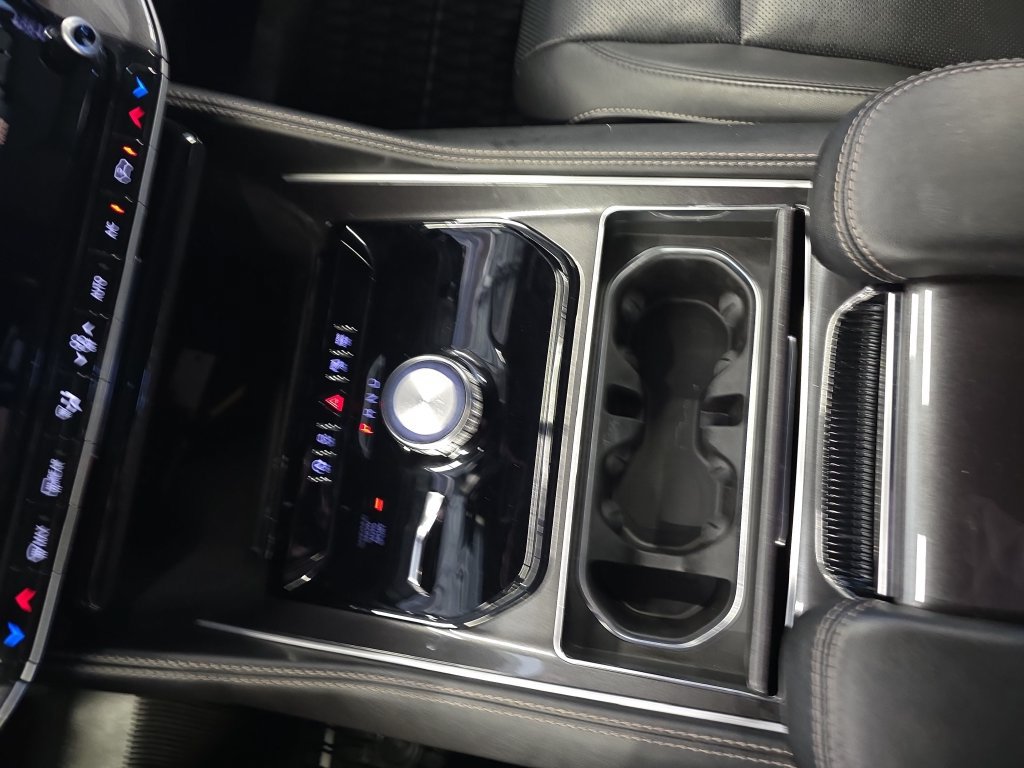 Used 2023 Jeep Wagoneer 4WD image 29