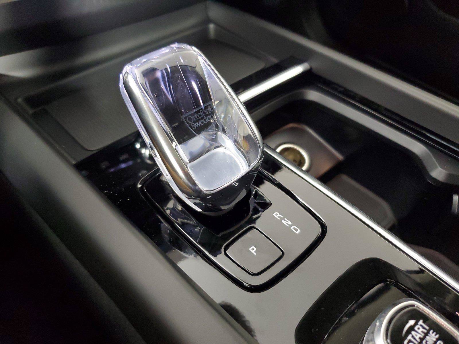 New 2027 Volvo XC60 B5 Plus AWD/4WD image 32