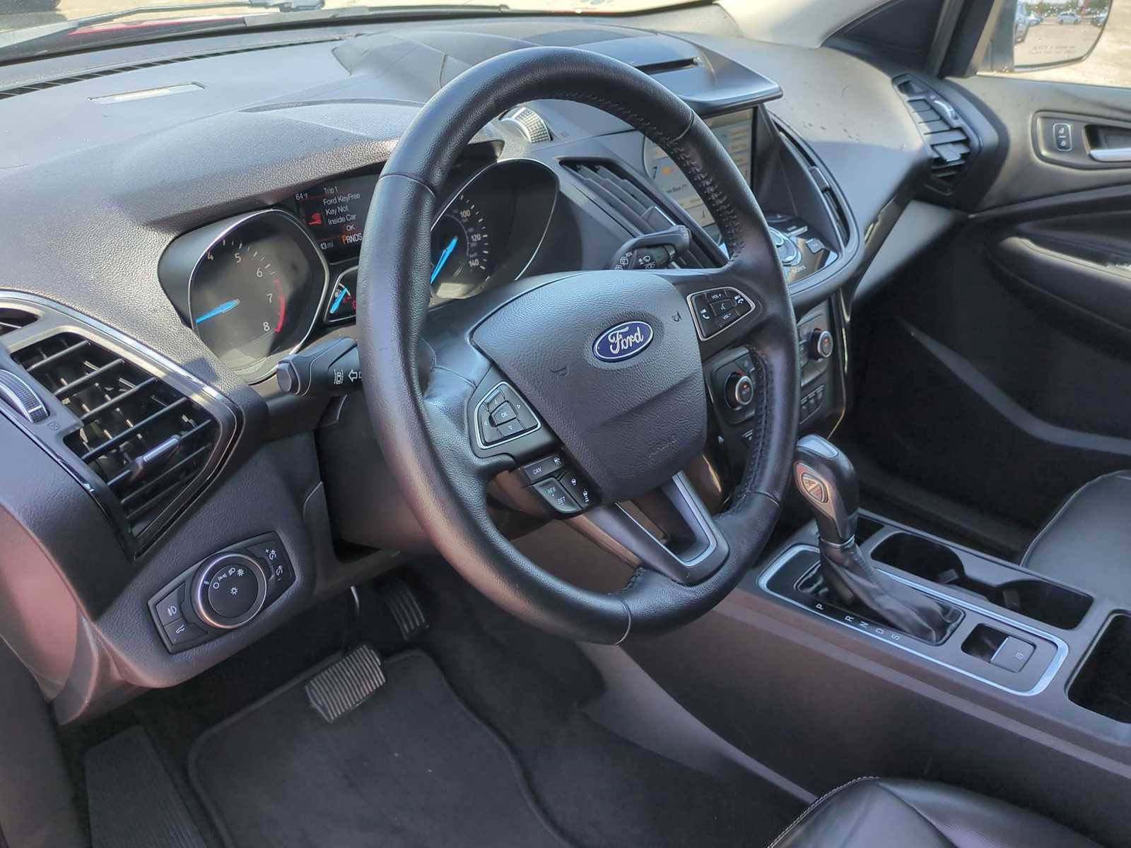 Used 2018 Ford Escape Titanium w/ Ford Safe & Smart Package FWD image 10