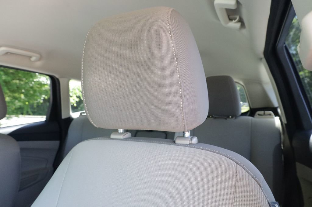 Used 2015 Ford Escape SE image 16