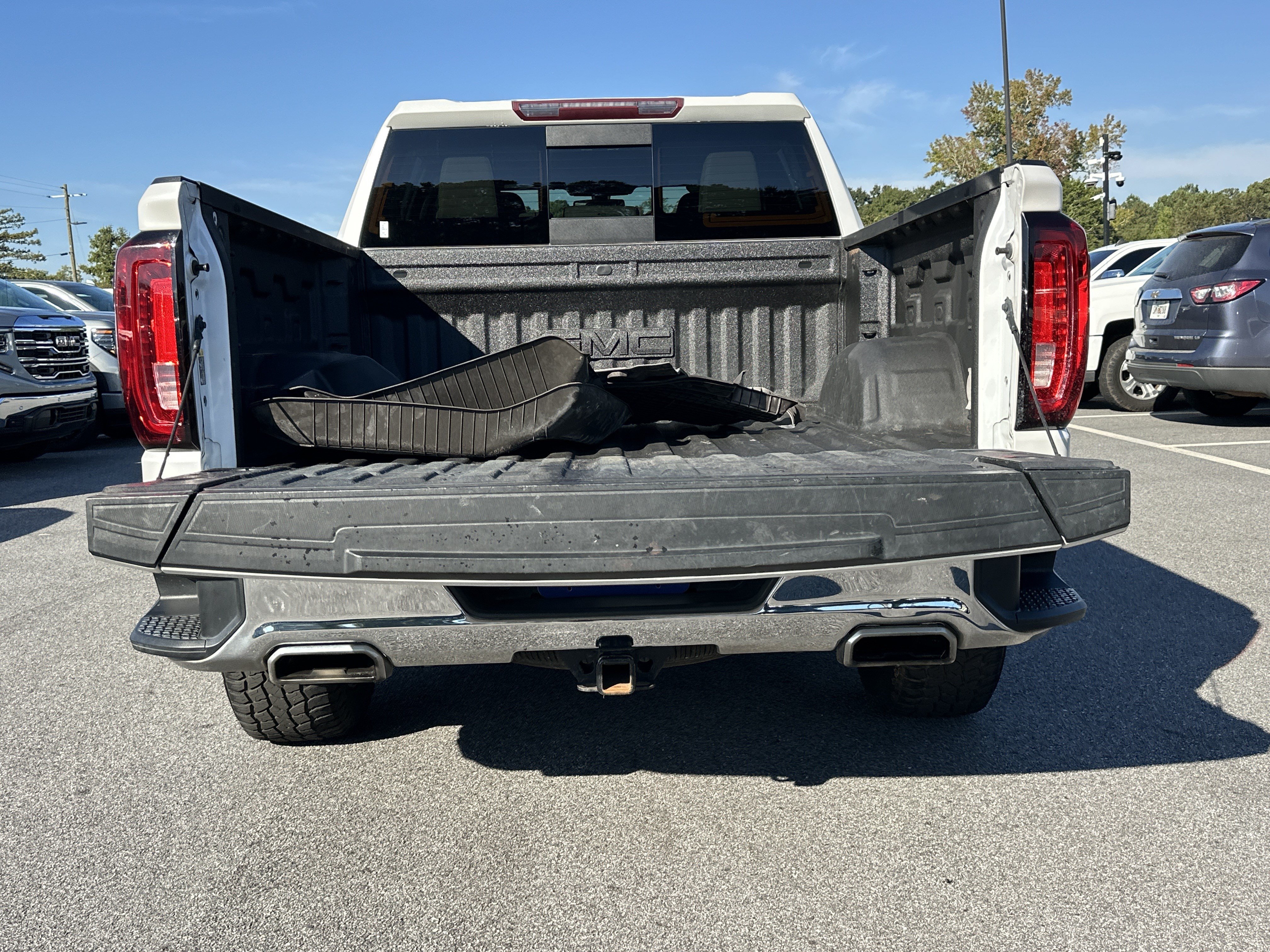 Used 2021 GMC Sierra 1500 SLT w/ SLT Premium Package AWD/4WD image 19