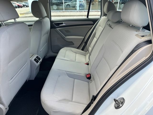 Used 2017 Volkswagen Golf S image 29