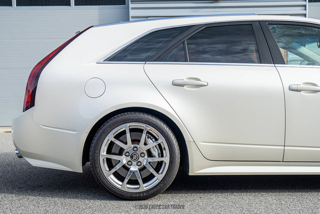 Used 2011 Cadillac CTS V RWD image 9