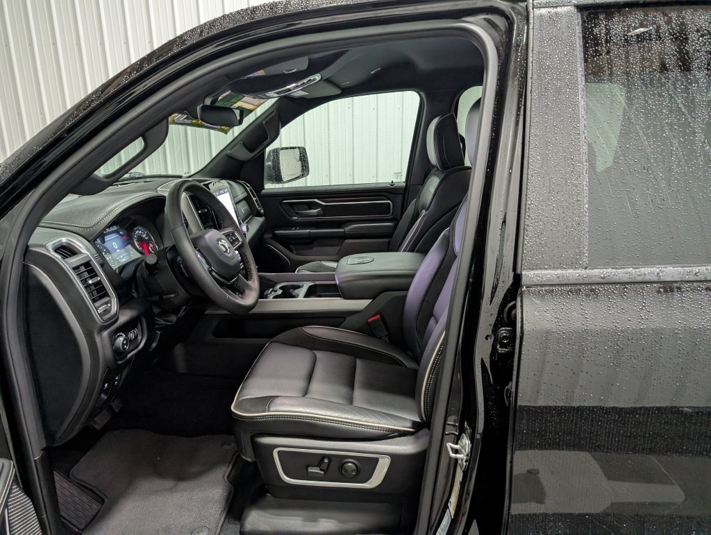 Used 2026 RAM 1500 Laramie AWD/4WD image 15