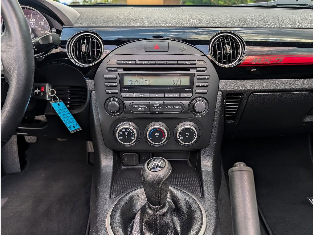 Used 2015 MAZDA MX-5 Miata Club RWD image 29