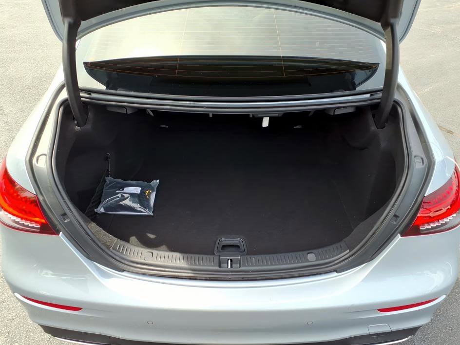 Used 2022 Mercedes-Benz E 350 Sedan image 10