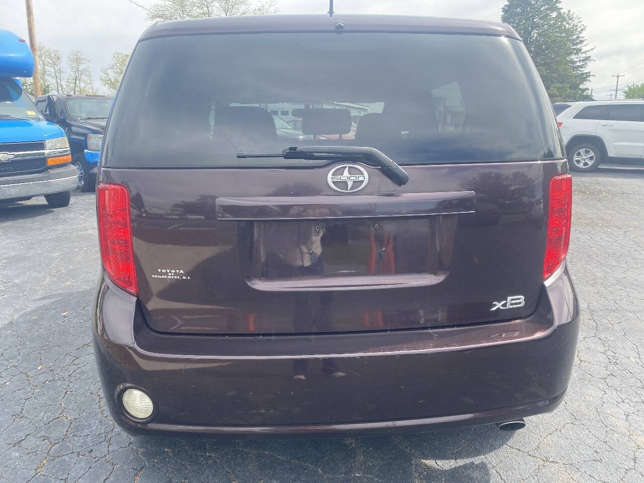 Used 2010 Scion xB FWD image 5