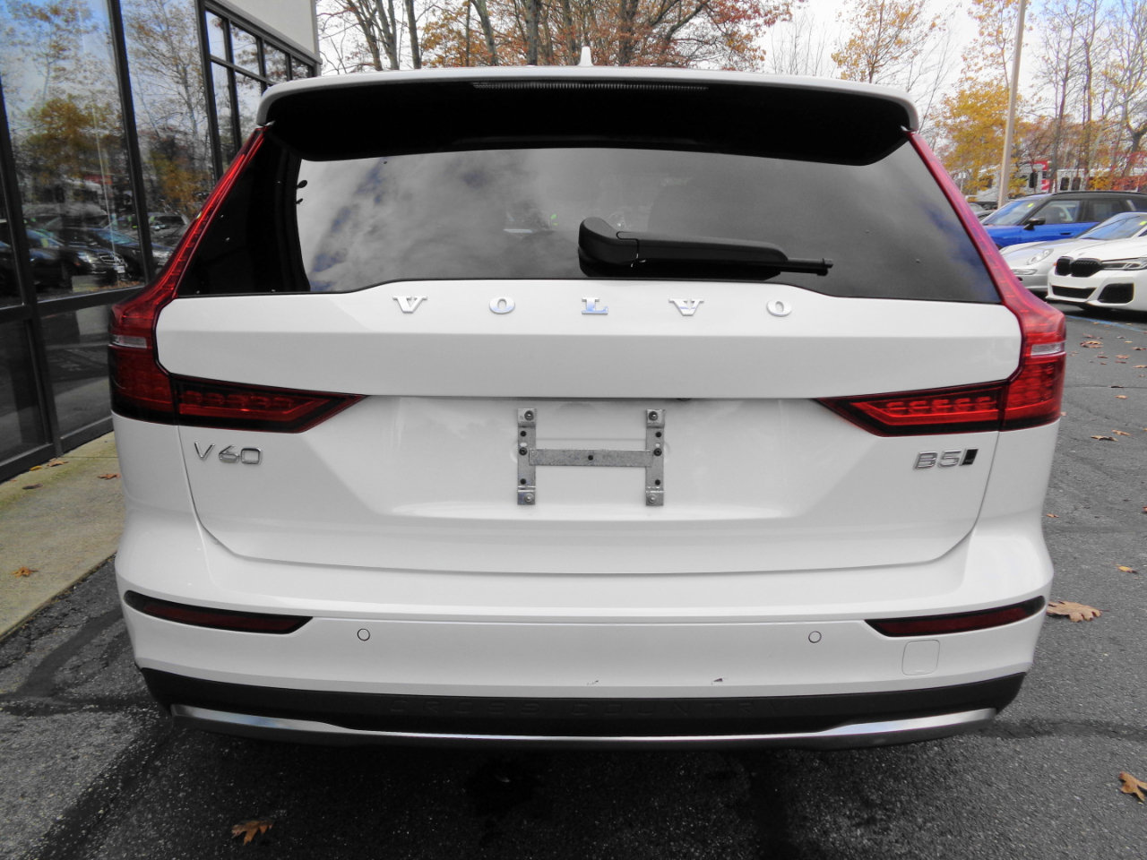 Used 2024 Volvo V60 B5 Cross Country Plus image 6