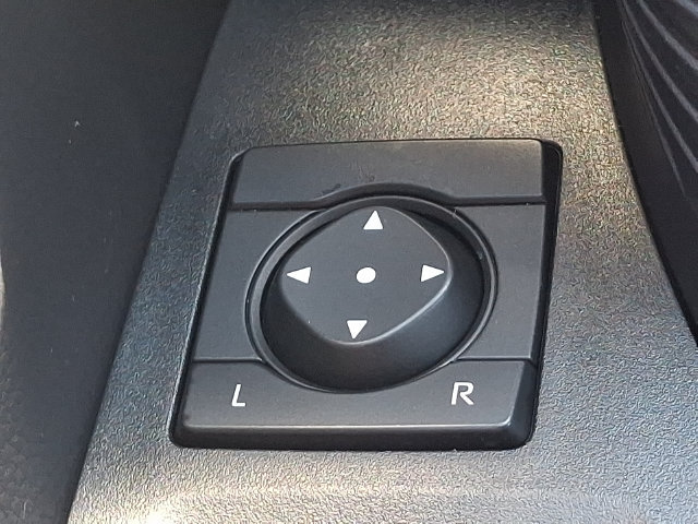 Used 2022 Toyota RAV4 XLE AWD/4WD image 24