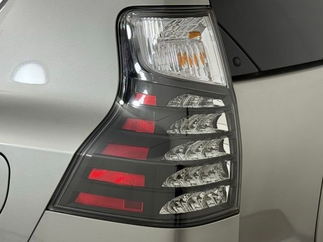 Used 2023 Lexus GX 460 Premium w/ Accessory Package AWD/4WD image 15