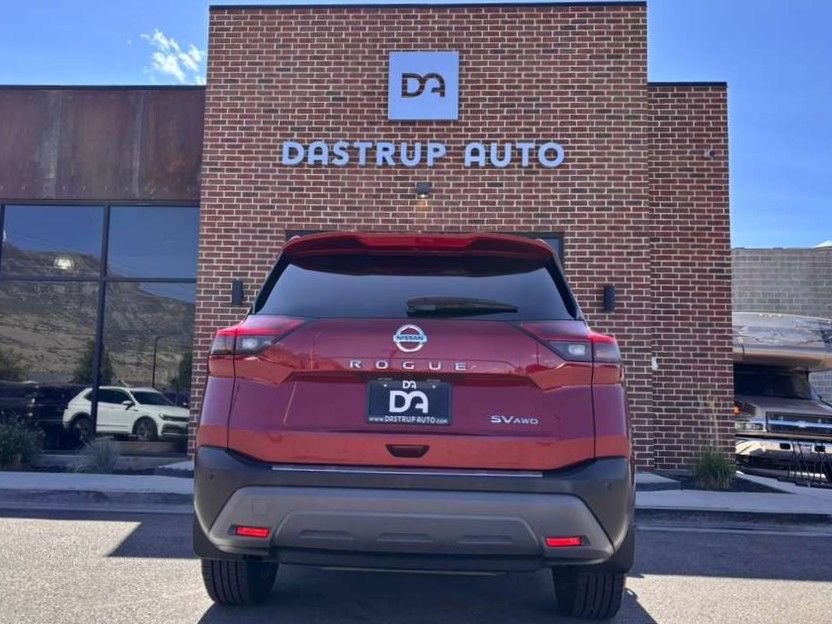 Used 2021 Nissan Rogue SV w/ Premium Package image 5