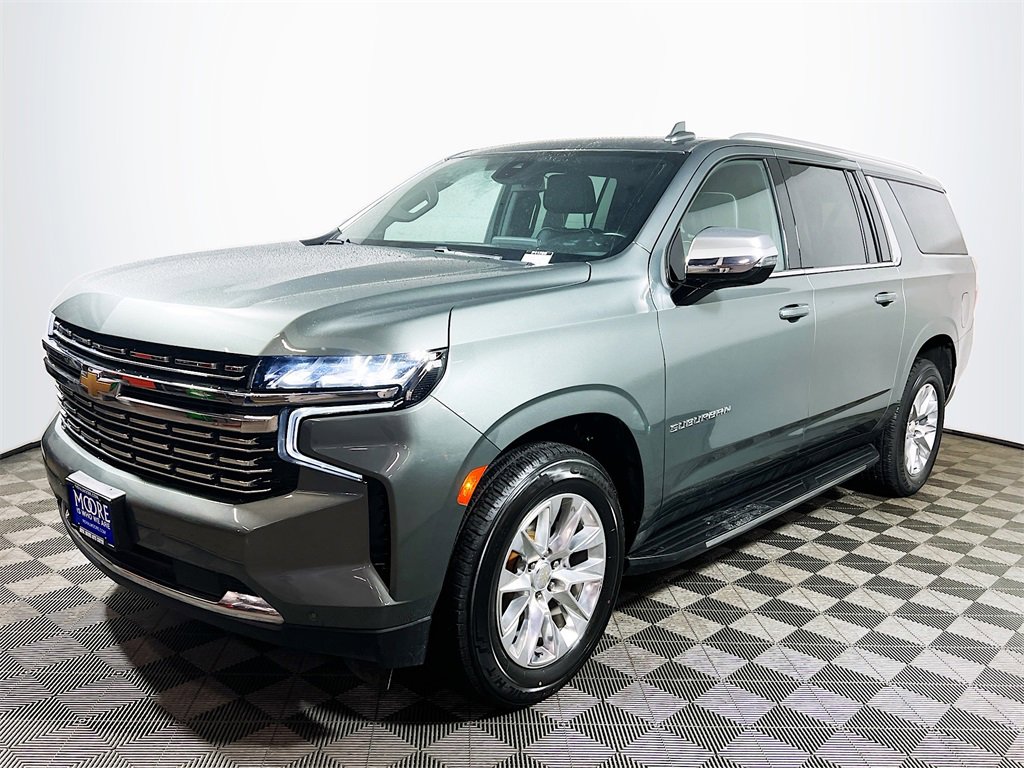 Used 2023 Chevrolet Suburban Premier image 4