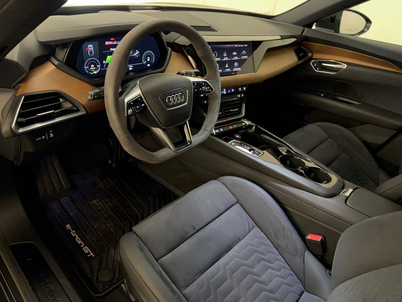 Certified 2023 Audi e-tron GT Premium Plus AWD/4WD image 4
