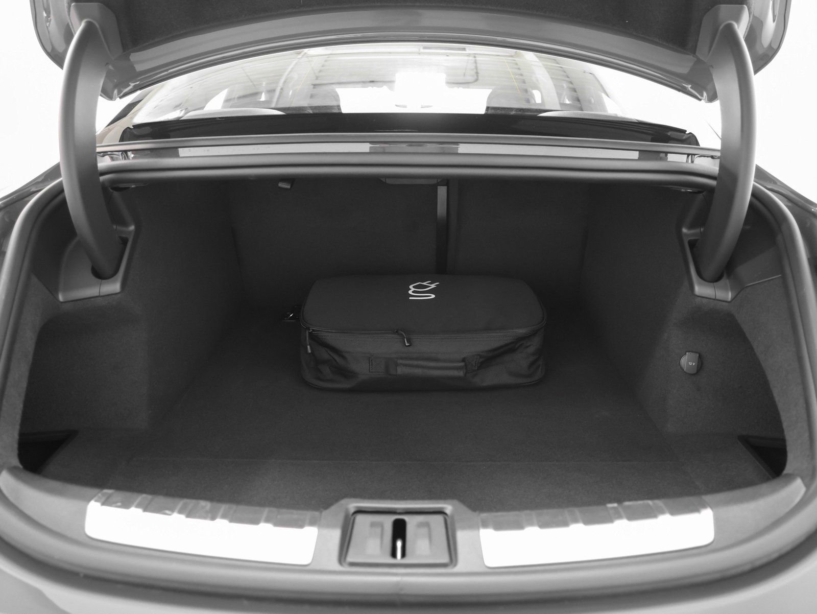 New 2025 Porsche Taycan image 20