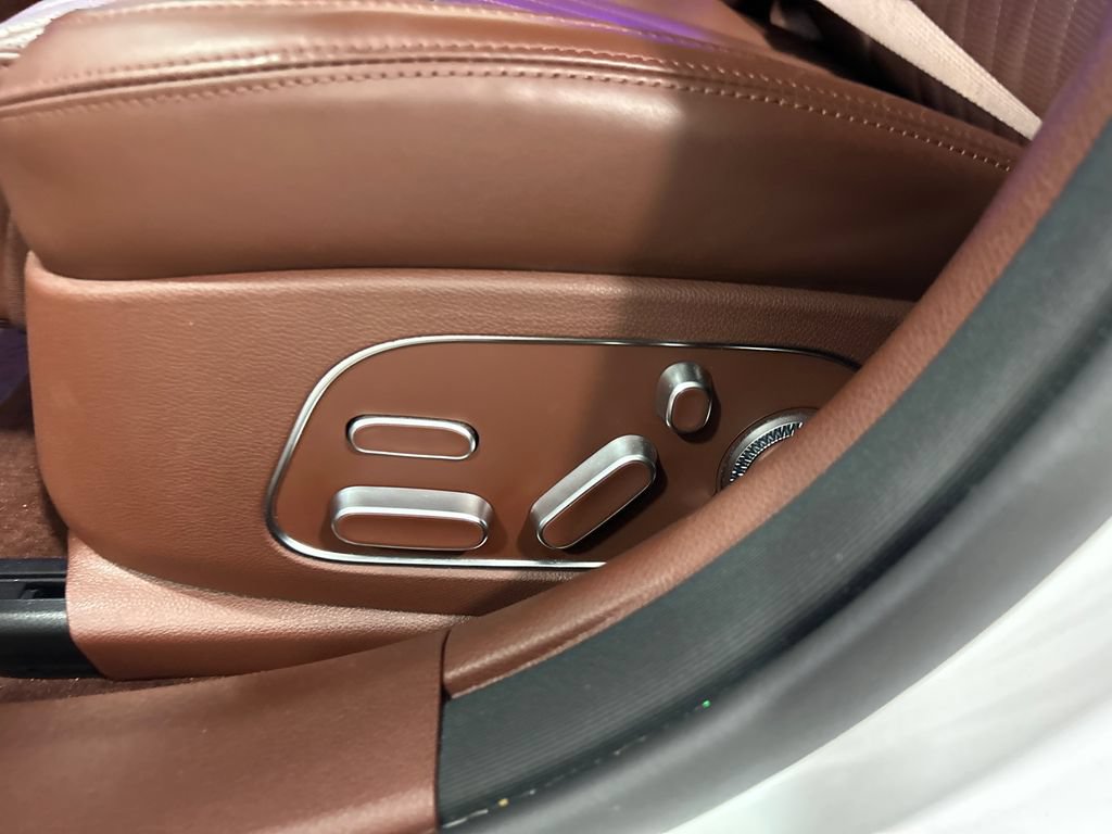 Used 2024 Genesis G90 3.5T AWD/4WD image 16