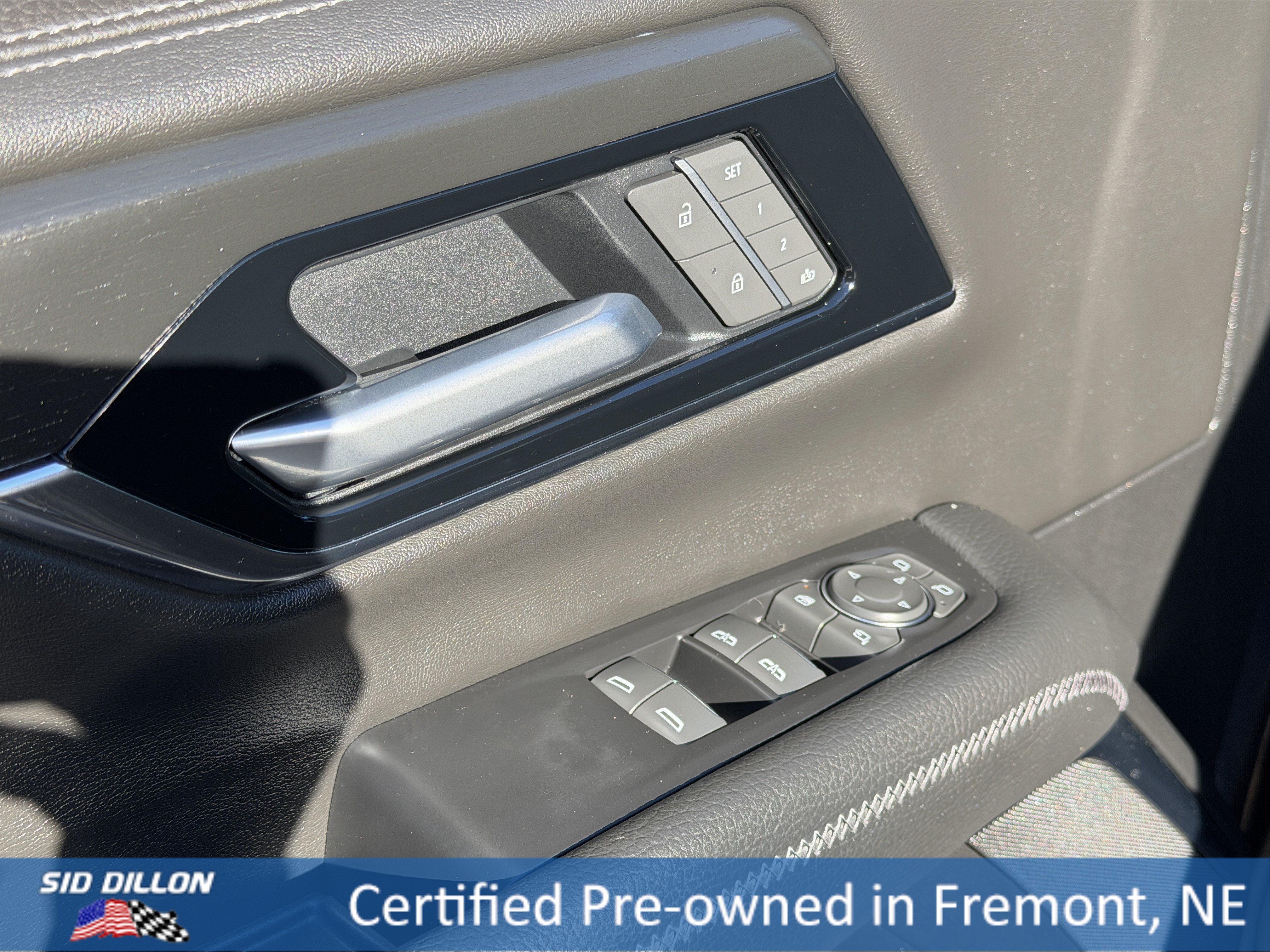 Certified 2025 GMC Yukon Denali w/ Denali Reserve Package AWD/4WD image 15