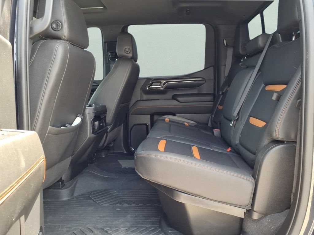 Used 2023 GMC Sierra 1500 AT4 w/ Technology Package AWD/4WD image 17
