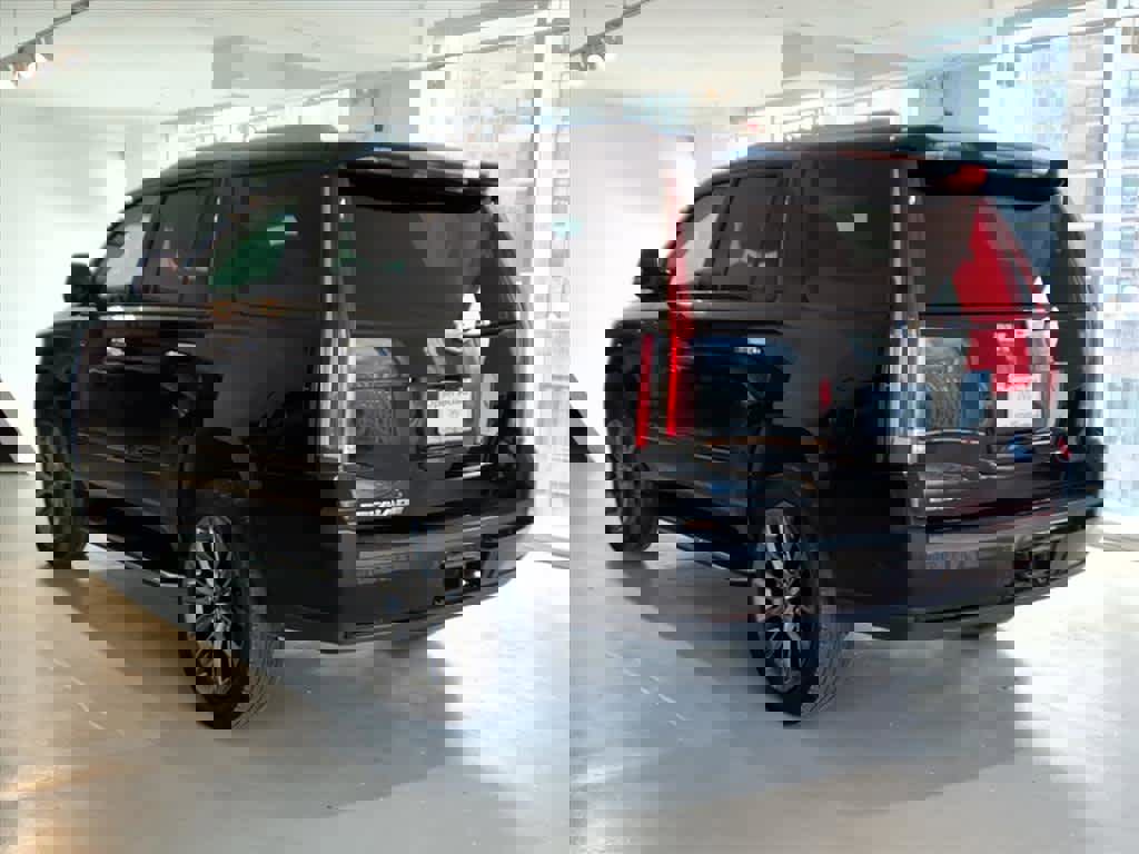 Used 2020 Cadillac Escalade Luxury w/ Escalade Sport Edition image 6