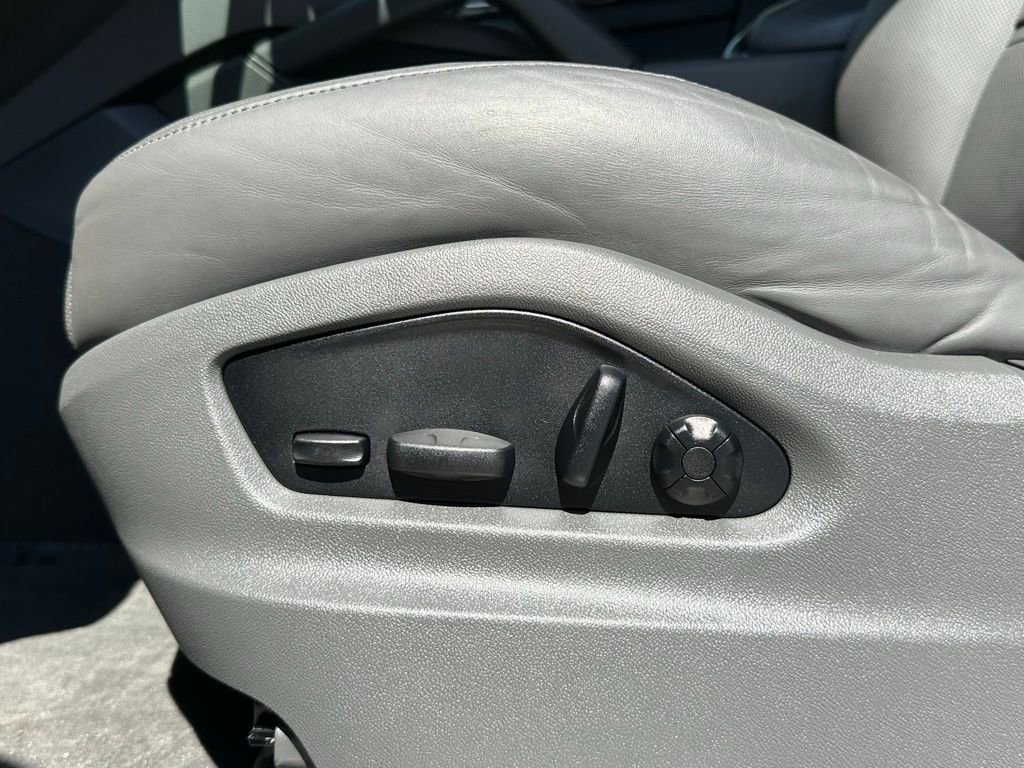 Used 2022 Porsche Cayenne E-Hybrid Coupe image 22