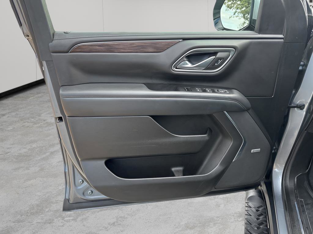 Used 2022 Chevrolet Suburban Z71 image 25