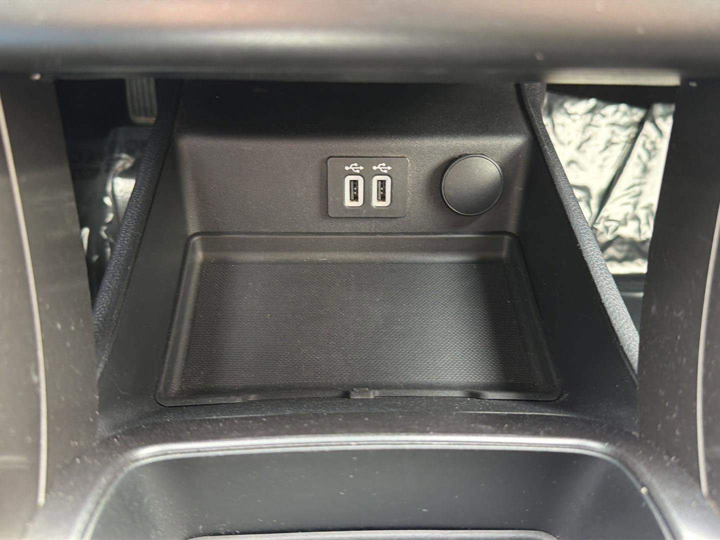 Used 2019 Ford Fusion SE FWD image 27
