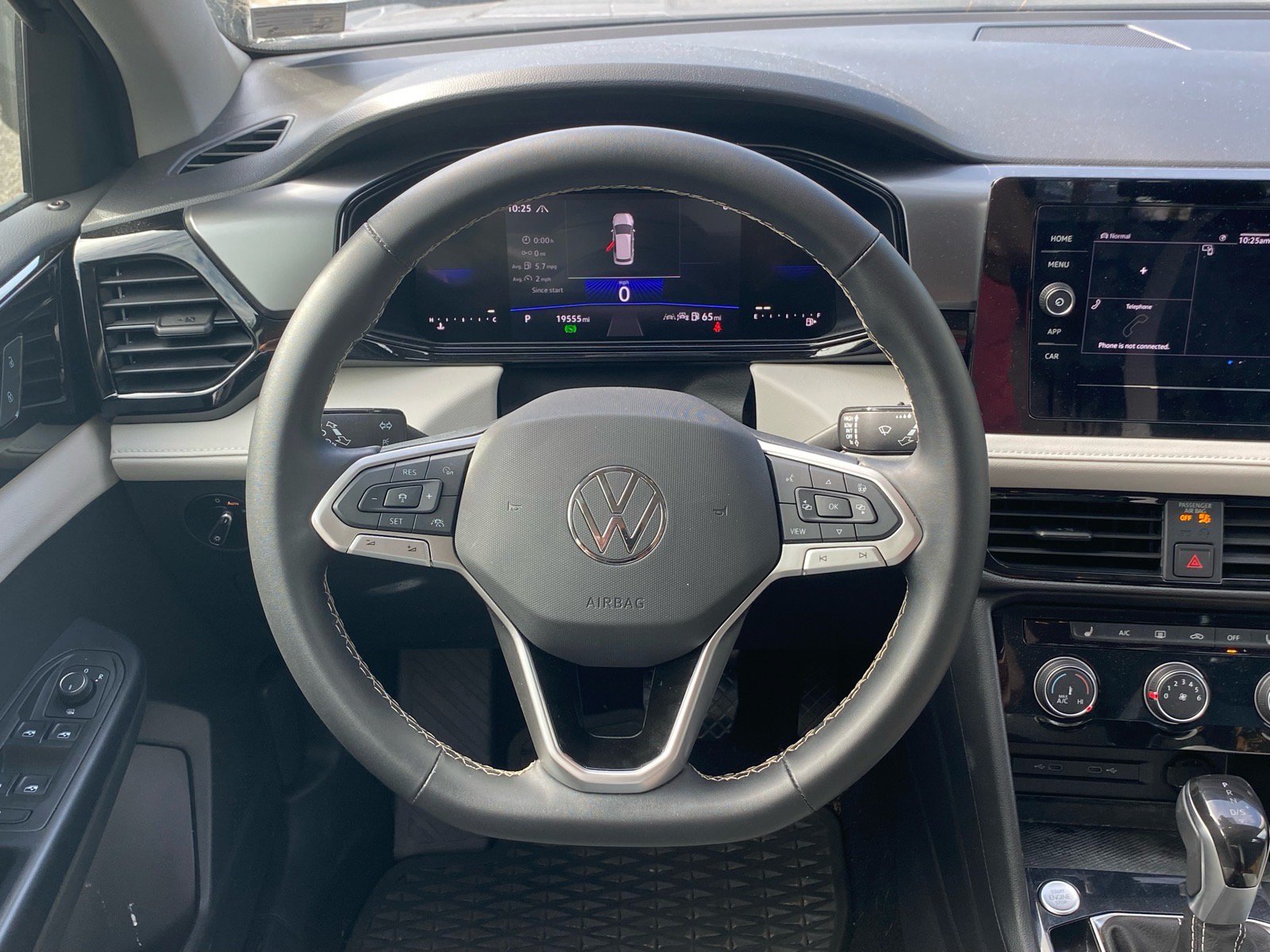 Certified 2025 Volkswagen Taos S AWD/4WD image 2