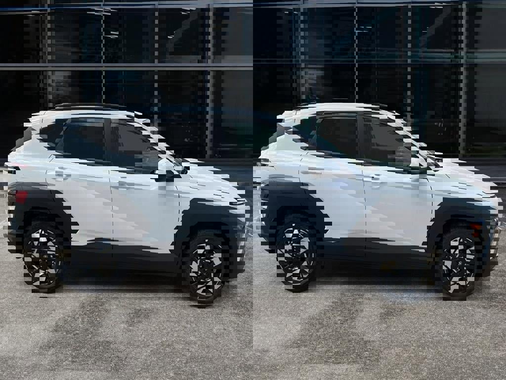 Used 2025 Hyundai Kona SEL image 8