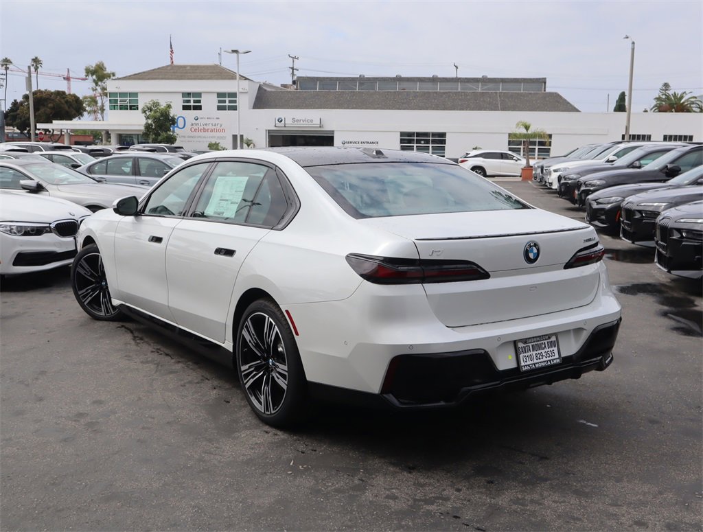 Used 2023 BMW i7 xDrive60 image 4