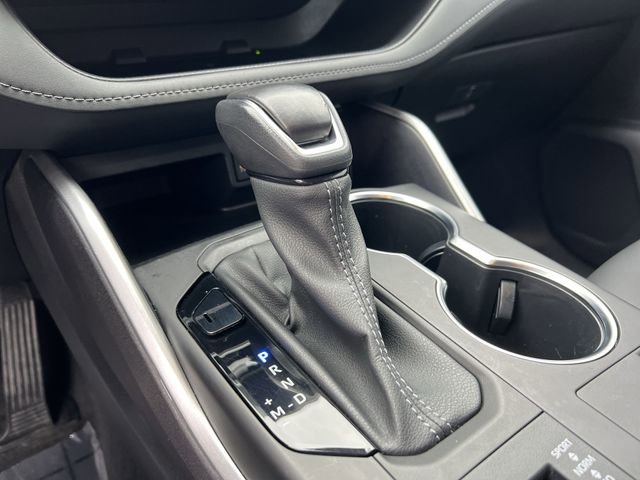 Used 2023 Toyota Highlander XLE image 18