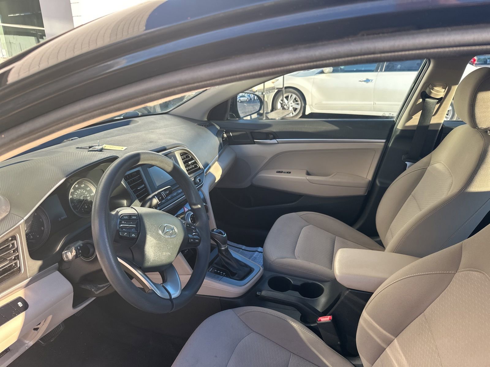 Used 2019 Hyundai Elantra SE image 6