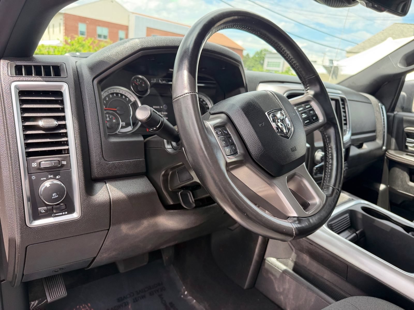 Used 2023 RAM 1500 Warlock AWD/4WD image 19