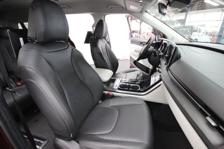 Used 2022 Kia Carnival SX image 33