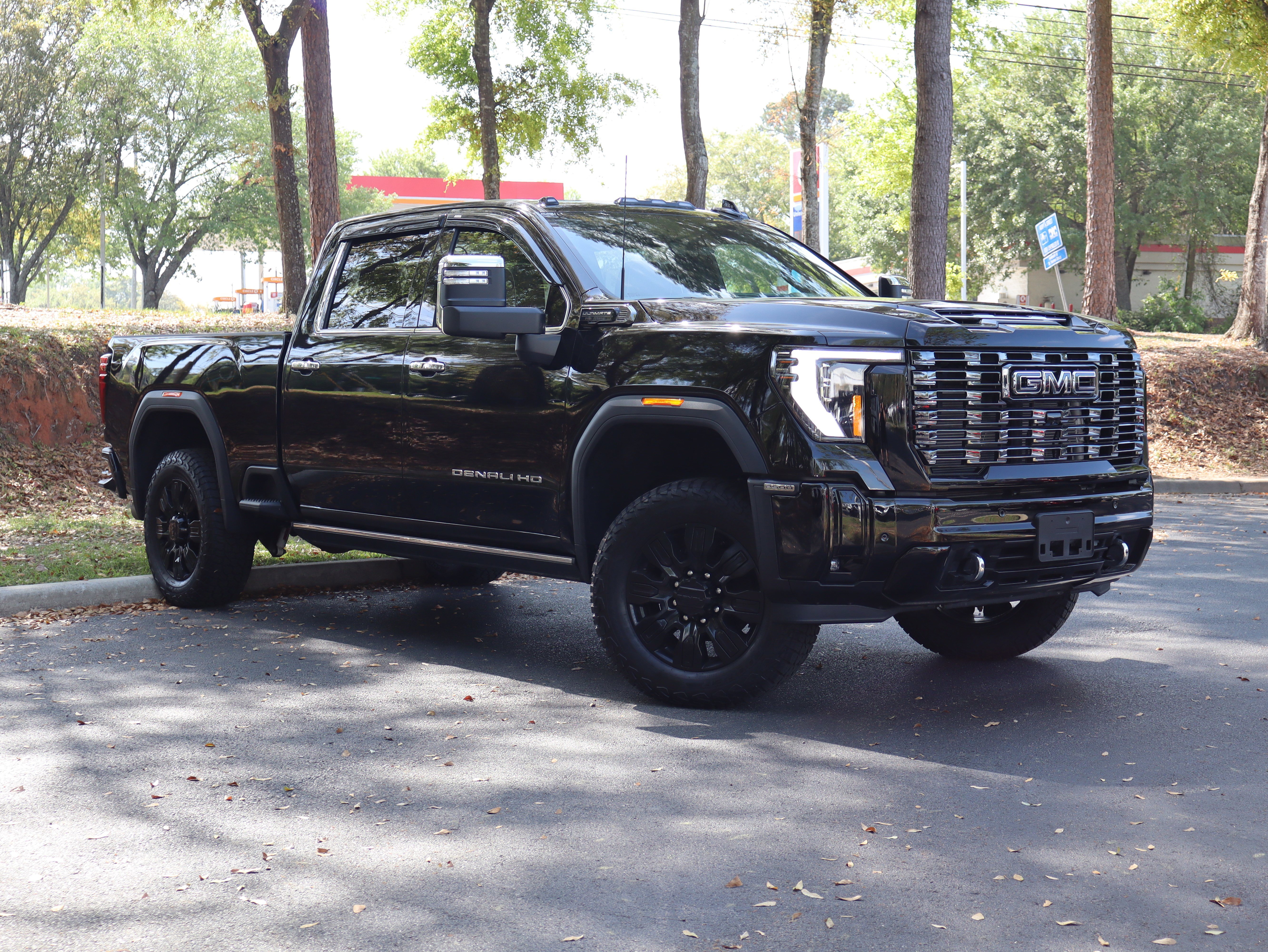 Used 2025 GMC Sierra 2500 Denali Ultimate image 2