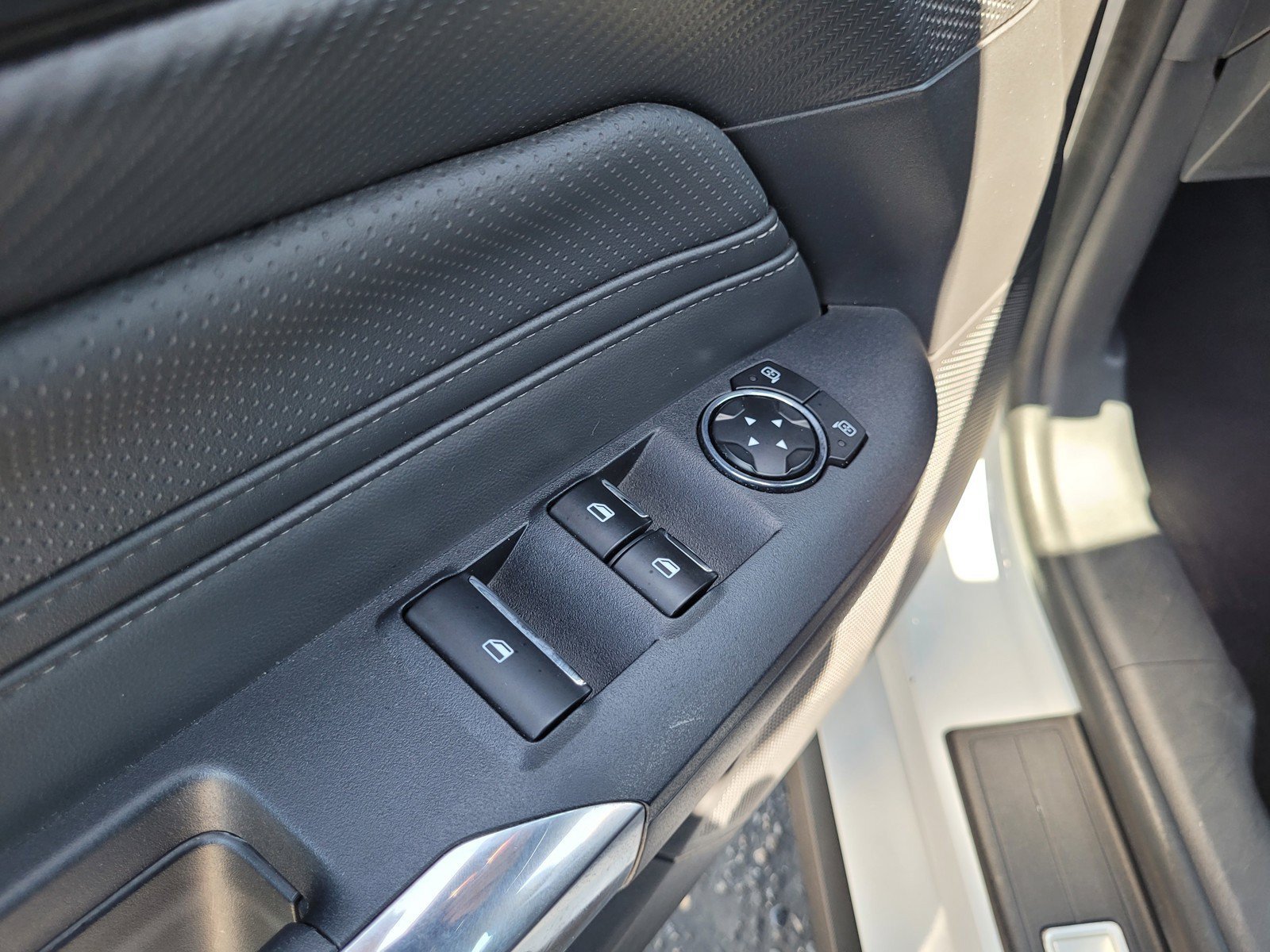 Used 2025 Ford Mustang Premium RWD image 26