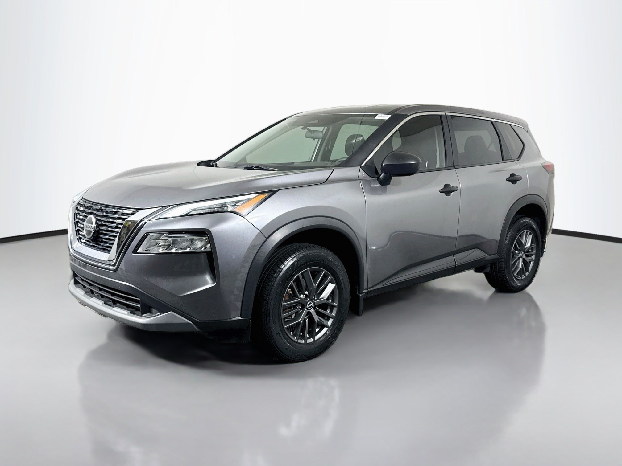 Used 2023 Nissan Rogue S FWD image 4