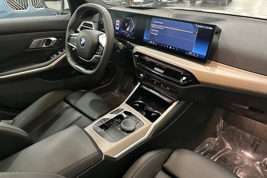 Used 2025 BMW 330i xDrive Sedan w/ Premium Package AWD/4WD image 17
