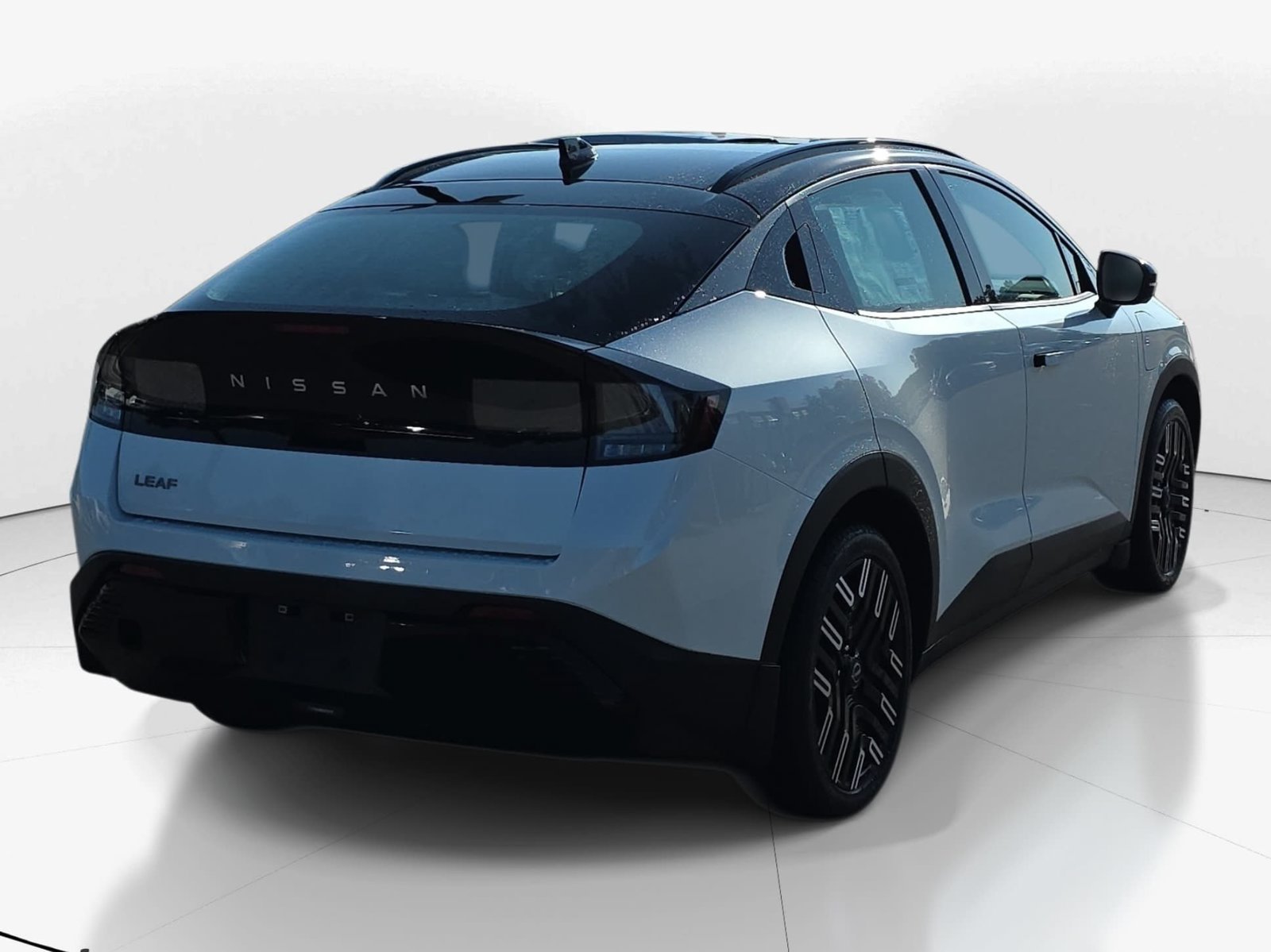 New 2026 Nissan Leaf Platinum+ w/ Illuminated Package FWD image 6