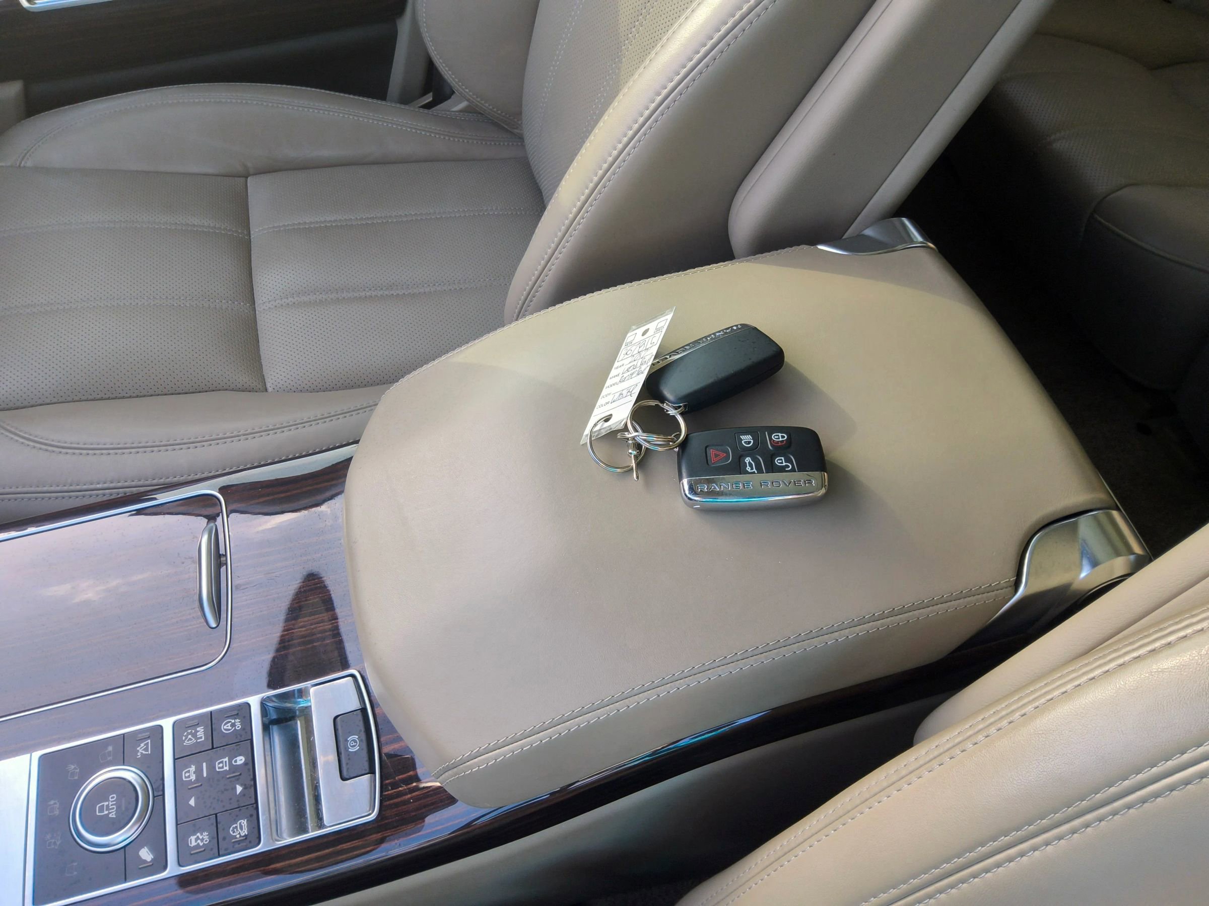 Used 2017 Land Rover Range Rover Supercharged image 9