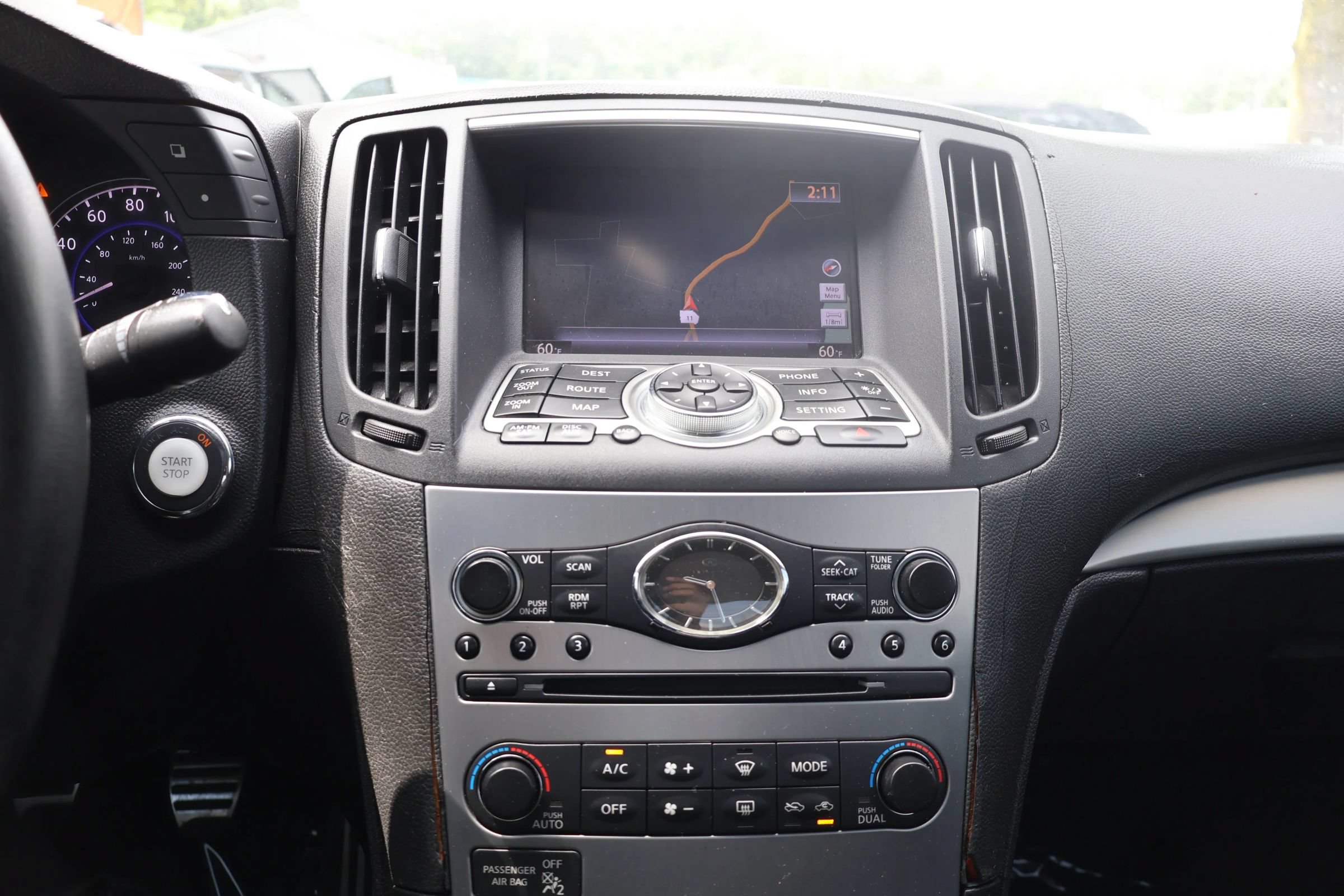Used 2010 INFINITI G37 Sport w/ Navigation Pkg RWD image 26