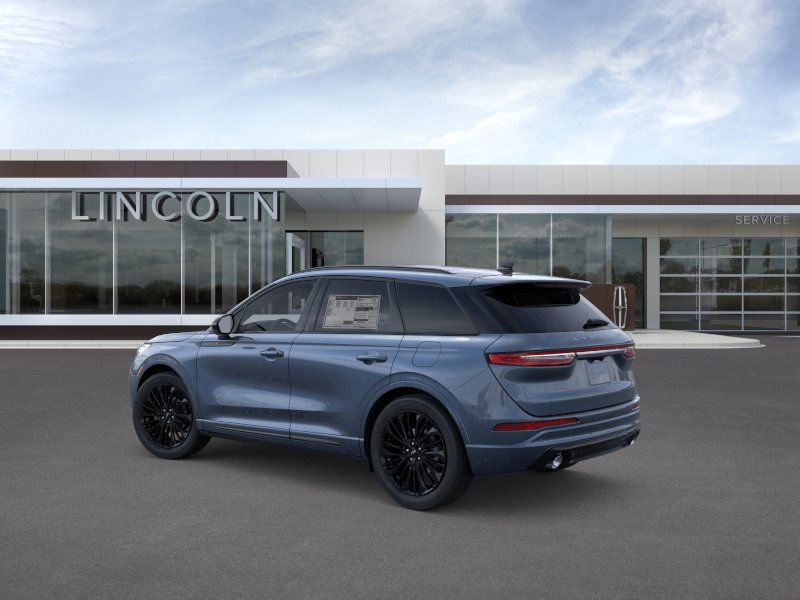 New 2026 Lincoln Corsair Reserve w/ Jet Appearance Package FWD image 4