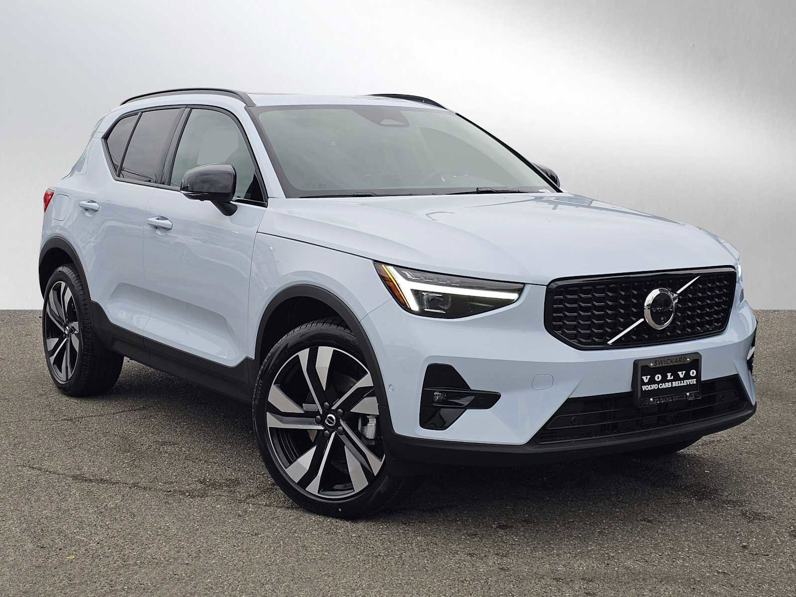 New 2026 Volvo XC40 B5 Plus w/ Protection Package Premier