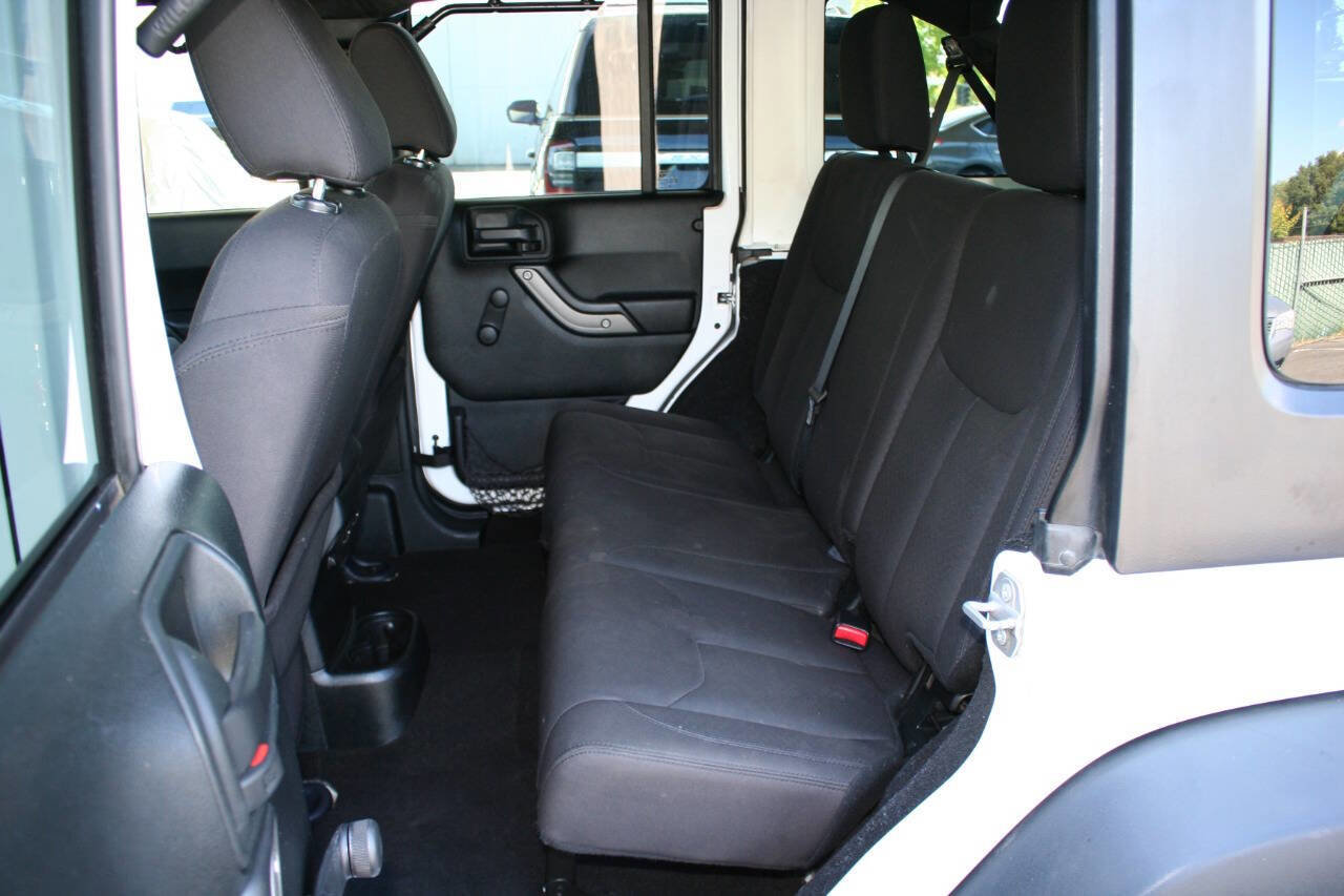 Used 2018 Jeep Wrangler Unlimited Sport w/ Connectivity Group image 24