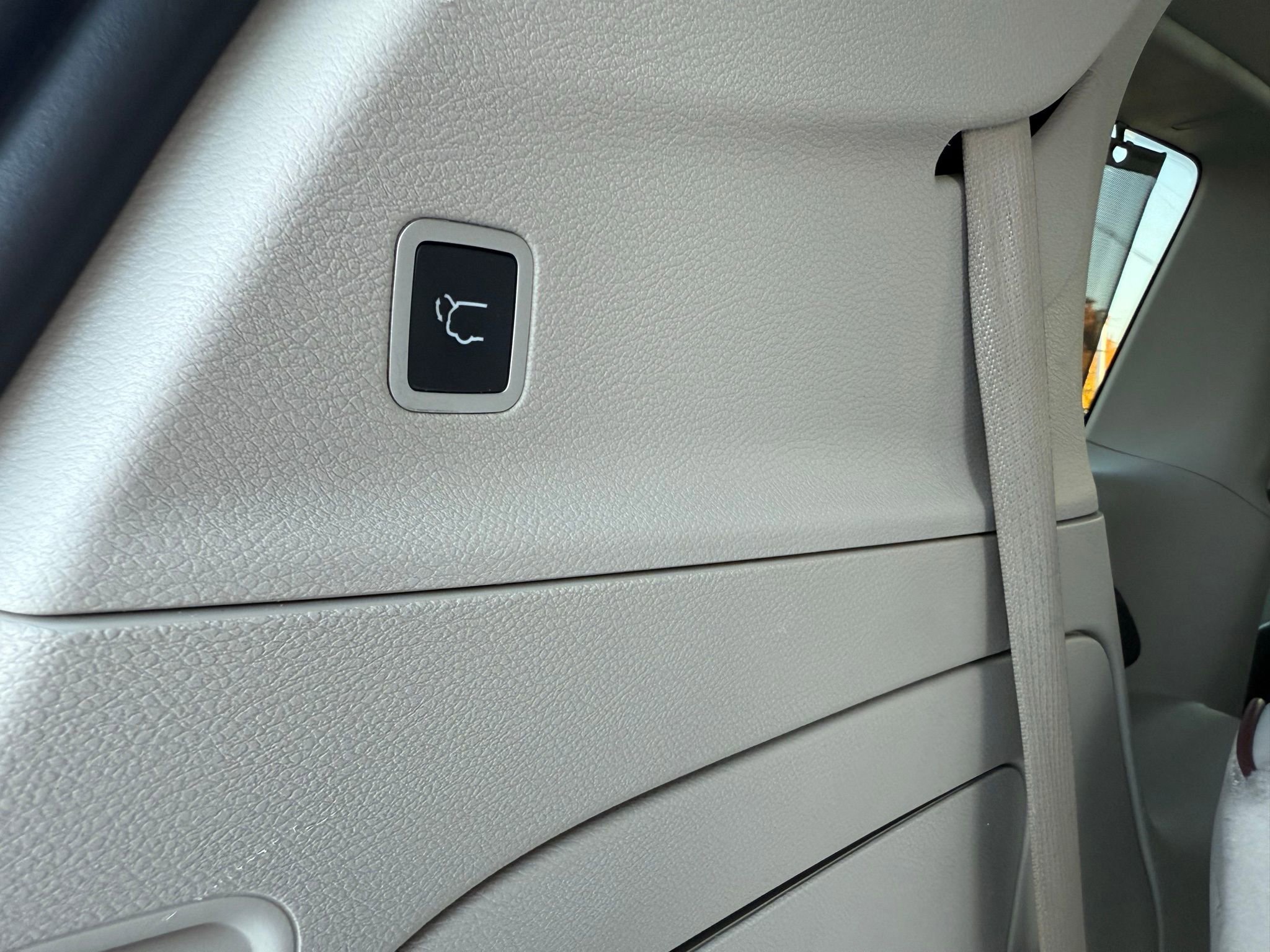 Used 2020 Chrysler Pacifica Limited image 29